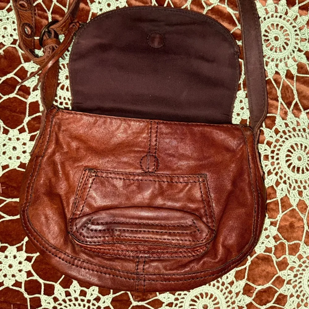 🍀 Lucky Brand Adjustable Leather Crossbody Bag - Picture 3 of 11